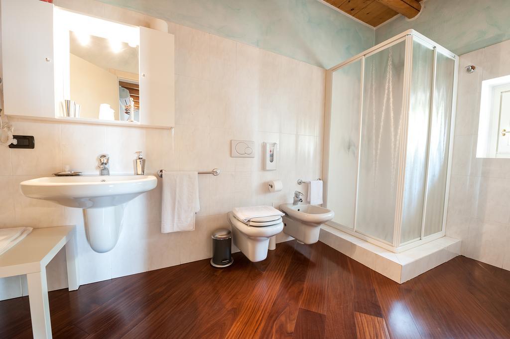 Villa Pace Pozzolengo Room photo